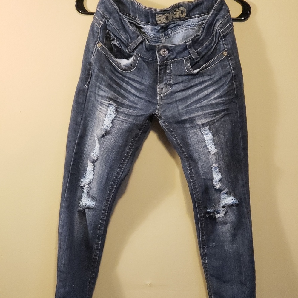 Womens Jean's size 3. Distressed